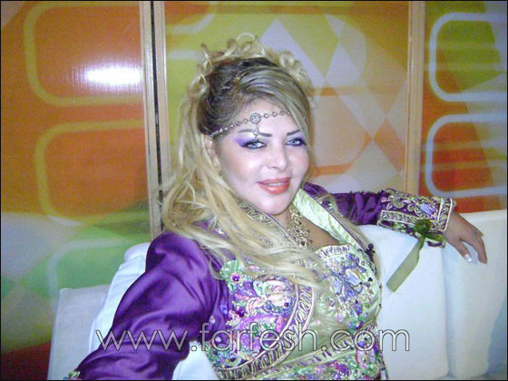 فلّة: الفن اصبح مثل ساحة سياسية وعلى الفنانين دعم القضايا العربية صورة رقم 14 فلّة: الفن اصبح مثل ساحة سياسية وعلى الفنانين دعم القضايا العربية صورة رقم 14