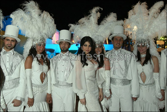 هيفا تحتفل بعيد ميلادها مع أصدقائها بعيدا عن المصوّرين!    صورة رقم 2