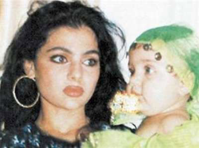 هل تمتنع هيفاء عن ذكر ابنتها لكي لا تسلط الضوء على كبر سنها؟!! صورة رقم 4 هل تمتنع هيفاء عن ذكر ابنتها لكي لا تسلط الضوء على كبر سنها؟!! صورة رقم 4