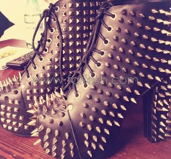 هيفاء وهبي تنشر صورة لحذاء وتقول: كعبي سيؤذي ابرياء  صورة رقم 1