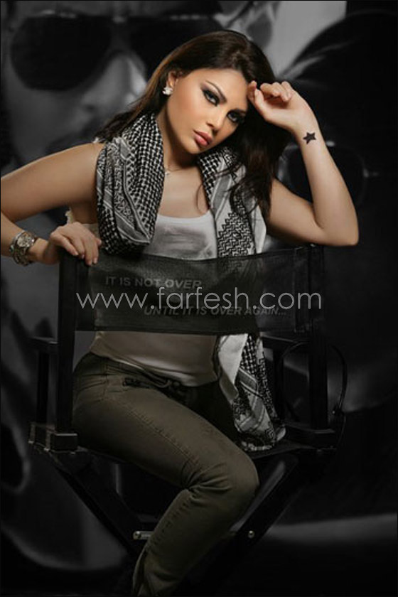 هيفاء وهبي تتقمص شخصية الراحل يحيى سعادة تكريماً له صورة رقم 2 هيفاء وهبي تتقمص شخصية الراحل يحيى سعادة تكريماً له صورة رقم 2