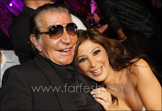 اليسا ترتدي فستانا ارتدته نانسي قبلها وتحدث أزمة!!! صورة رقم 5 اليسا ترتدي فستانا ارتدته نانسي قبلها وتحدث أزمة!!! صورة رقم 5