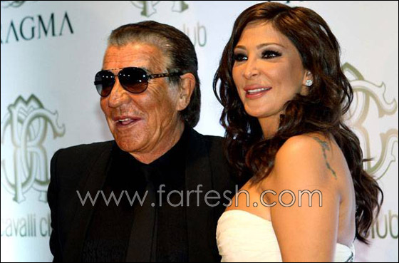 اليسا ترتدي فستانا ارتدته نانسي قبلها وتحدث أزمة!!! صورة رقم 6 اليسا ترتدي فستانا ارتدته نانسي قبلها وتحدث أزمة!!! صورة رقم 6