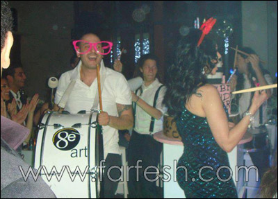 هيفاء وهبي تحتفل بعيد ميلادها مع الاصدقاء وسط اجواء من الفرح!  صورة رقم 20