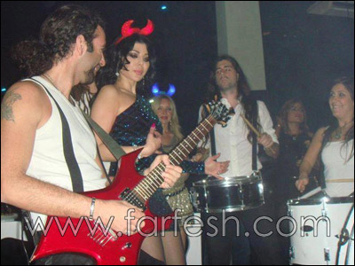 هيفاء وهبي تحتفل بعيد ميلادها مع الاصدقاء وسط اجواء من الفرح!  صورة رقم 9