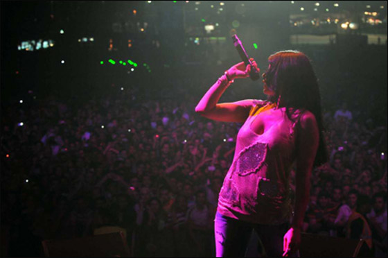 النجمة هيفاء وهبي تتألق في مهرجان النجمة هيفاء وهبي تتألق في مهرجان