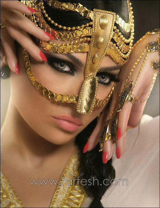 هيفاء وهبي: اتواصل مع جمهوري بعفوية وكثرة الشائعات تعني النجاح صورة رقم 17