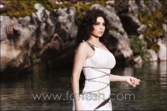 هيفاء وهبي: اتواصل مع جمهوري بعفوية وكثرة الشائعات تعني النجاح صورة رقم 9