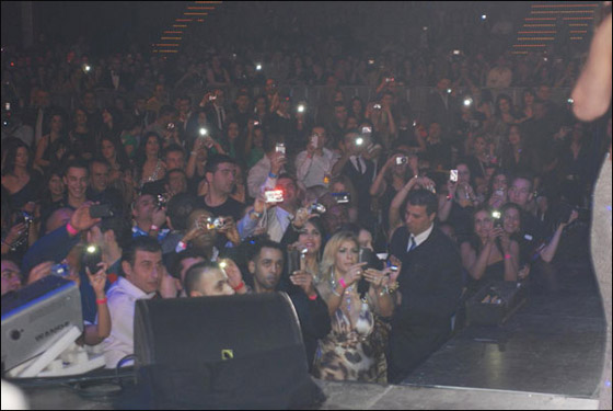 بالصور.. هيفا وهبي تحيي حفلا ضخما في هولندا! صورة رقم 3 بالصور.. هيفا وهبي تحيي حفلا ضخما في هولندا! صورة رقم 3