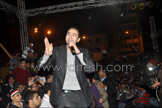 حمادة هلال ينجو بأعجوبة من 