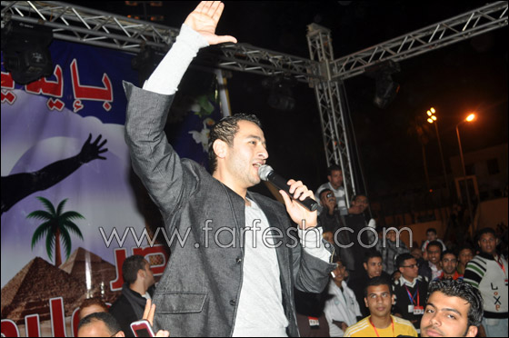 حمادة هلال ينجو بأعجوبة من 