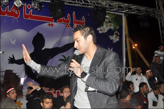 حمادة هلال ينجو بأعجوبة من 