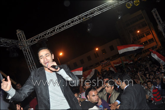 حمادة هلال ينجو بأعجوبة من 