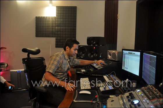 حماده هلال ينتهي من تسجيل حماده هلال ينتهي من تسجيل