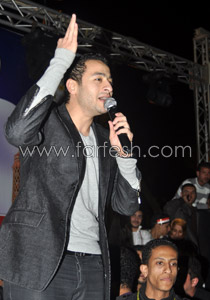 حمادة هلال ينجو بأعجوبة من 