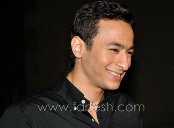 بالصور.. حمادة هلال يحتفل بخروج فيلمه 