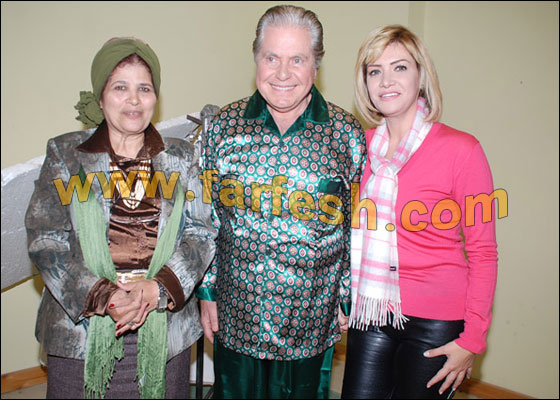 فهمي: زوجتي واعية وتصورني مع الفتيات بالاحضان!! صورة رقم 5 فهمي: زوجتي واعية وتصورني مع الفتيات بالاحضان!! صورة رقم 5