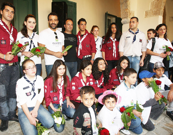 جو أشقر وأطفال جمعيّة 