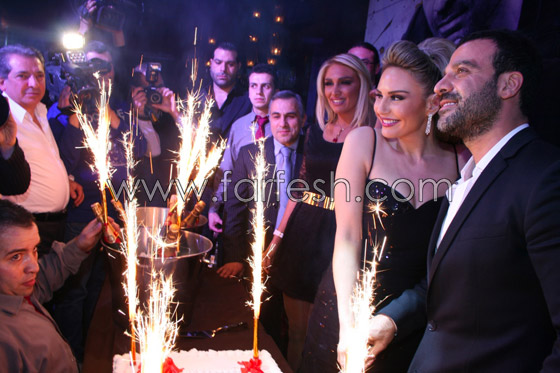 جو أشقر يجمع شركاء نجاحه ويحتفل معهم بألبومه الجديد صورة رقم 11 جو أشقر يجمع شركاء نجاحه ويحتفل معهم بألبومه الجديد صورة رقم 11