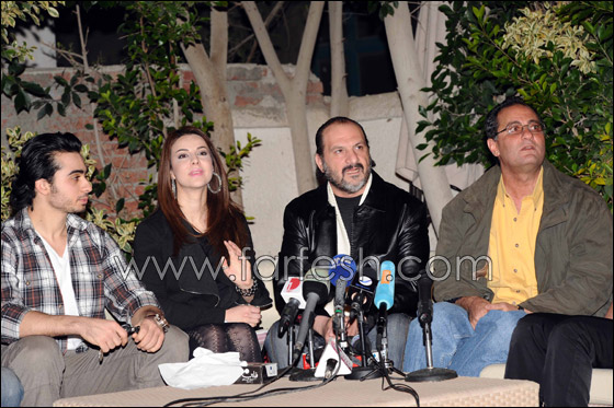 بالصور.. الصاوي وفريال يحتفلان بنجاح الثورات بملابس سوداء    صورة رقم 12