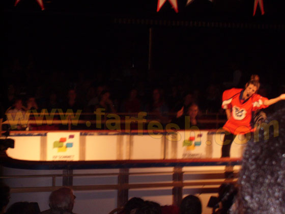 ممثلة مغربية تتعرى في عرض مسرحي لعرب بلجيكا!! صورة رقم 6 ممثلة مغربية تتعرى في عرض مسرحي لعرب بلجيكا!! صورة رقم 6