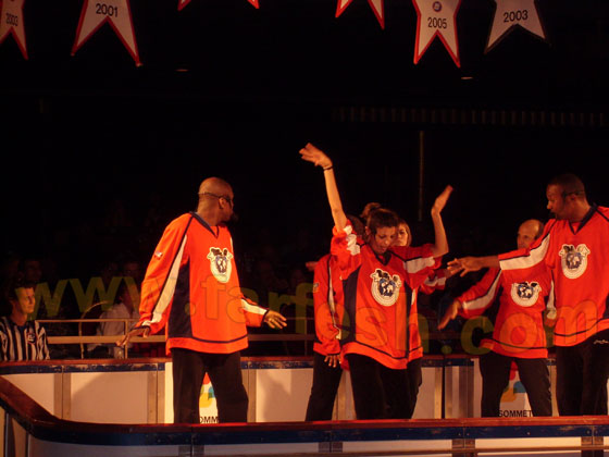 ممثلة مغربية تتعرى في عرض مسرحي لعرب بلجيكا!! صورة رقم 8 ممثلة مغربية تتعرى في عرض مسرحي لعرب بلجيكا!! صورة رقم 8