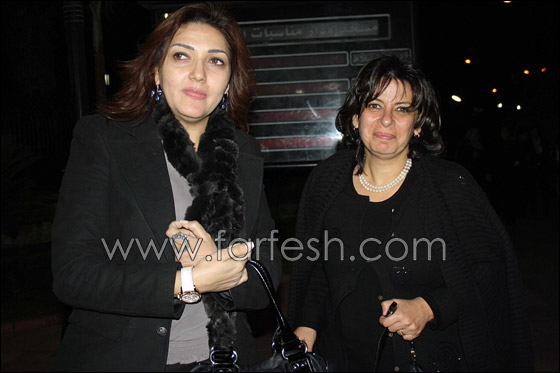 مسلسلات اون لاين يرصد بالصور لحظات حزن مجدي كامل على وفاة والده    صورة رقم 13