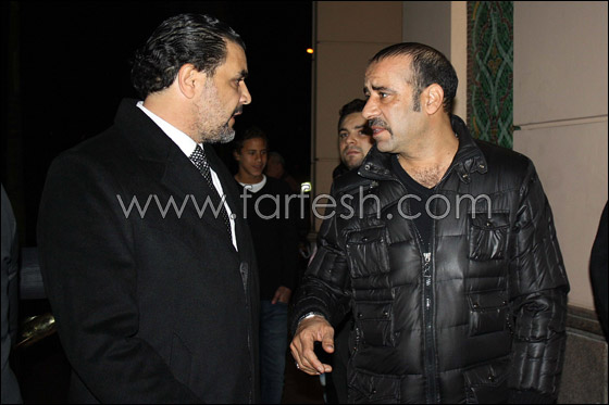 مسلسلات اون لاين يرصد بالصور لحظات حزن مجدي كامل على وفاة والده    صورة رقم 3