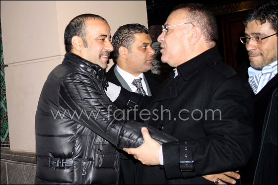 مسلسلات اون لاين يرصد بالصور لحظات حزن مجدي كامل على وفاة والده    صورة رقم 15