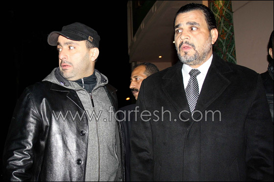 مسلسلات اون لاين يرصد بالصور لحظات حزن مجدي كامل على وفاة والده    صورة رقم 4