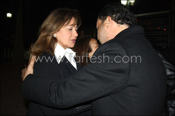 مسلسلات اون لاين يرصد بالصور لحظات حزن مجدي كامل على وفاة والده    صورة رقم 6