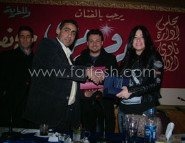 تكريم مروة نصر على اغنيه ارض واحده! صورة رقم 1 تكريم مروة نصر على اغنيه ارض واحده! صورة رقم 1