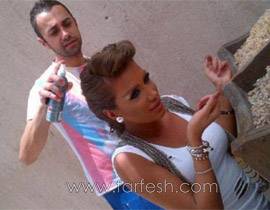 مايا دياب تبيع الفول السوداني على عربة يدوية في دبي!!  صورة رقم 1