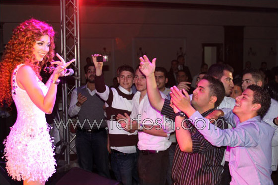 بالصور.. ميريام فارس تلهب الجمهور في قبرص!!  صورة رقم 7