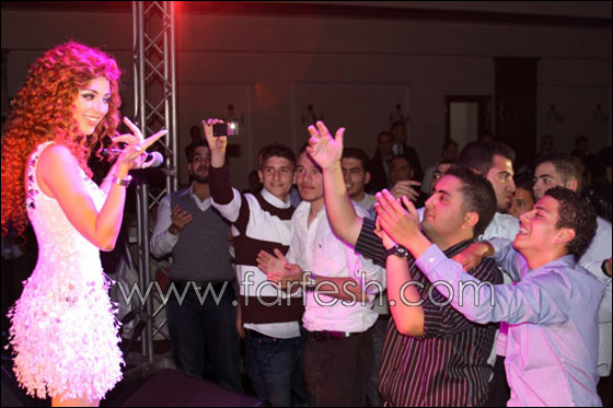 بالصور.. ميريام فارس تلهب الجمهور في قبرص!!  صورة رقم 11