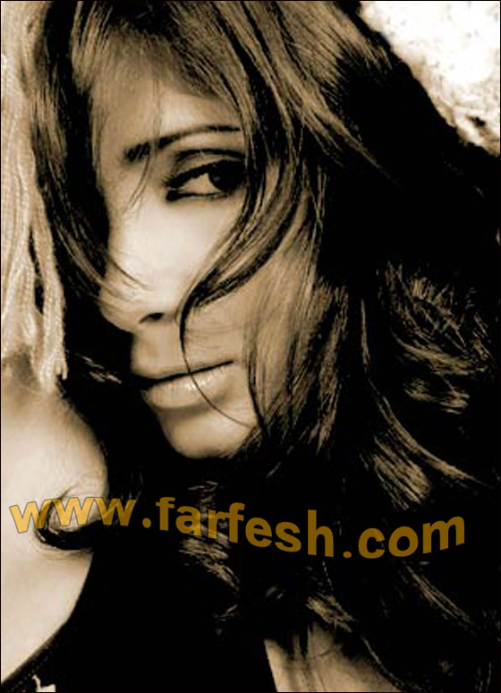 منى زكي مصرّة على رحيل مبارك وتخشى حدوث فوضى بعد تنحيه صورة رقم 6 منى زكي مصرّة على رحيل مبارك وتخشى حدوث فوضى بعد تنحيه صورة رقم 6