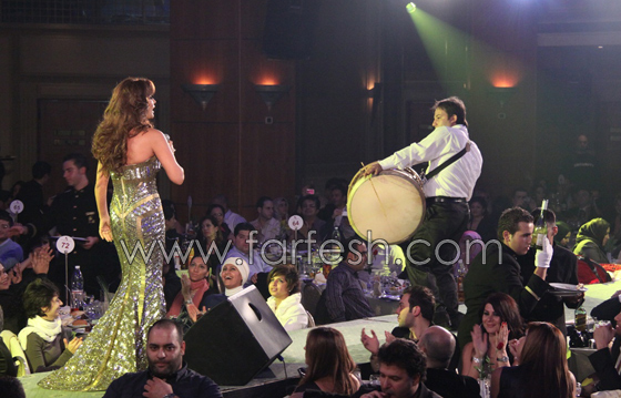 نجوى كرم نجمة عفوية بلباس نجوى كرم نجمة عفوية بلباس