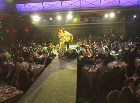 نجوى كرم نجمة عفوية بلباس نجوى كرم نجمة عفوية بلباس