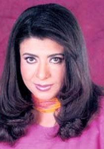 نشوى مصطفى لمبارك: 300 شهيد ذنبهم معلق برقبتك!!  صورة رقم 1