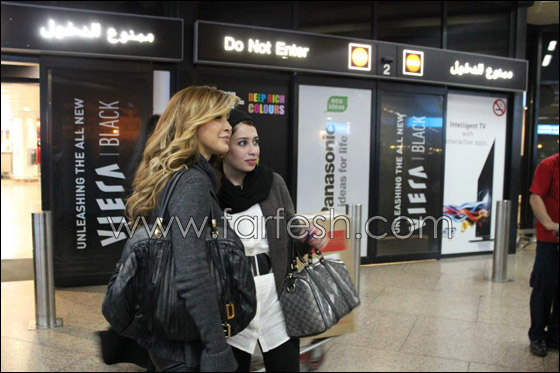 اشتعال الحرب بين معجبي نوال ووائل بحفل ليالي دبي!  صورة رقم 10