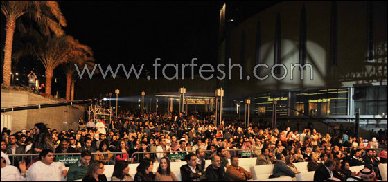 اشتعال الحرب بين معجبي نوال ووائل بحفل ليالي دبي!  صورة رقم 19