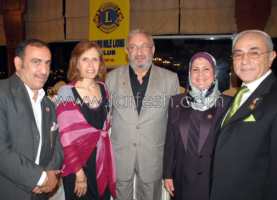 محبو نور الشريف ينقلبون عليه بعد اختفائه ويتهمونه بالنفاق!!  صورة رقم 4