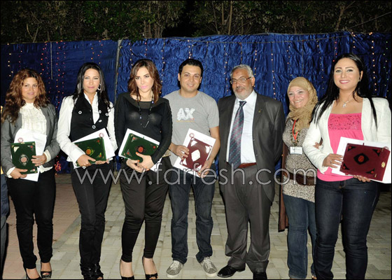 تكريم الفنانة ألفت عمر عن دورها في تكريم الفنانة ألفت عمر عن دورها في