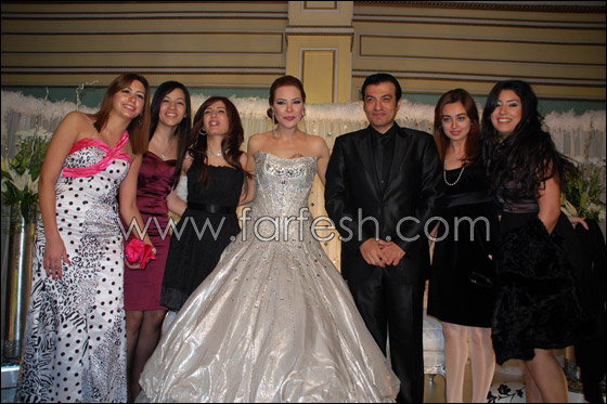 بالصور.. ألفت عمر ترتدي آخر تصميمات داغر في حفل زفافها    صورة رقم 10