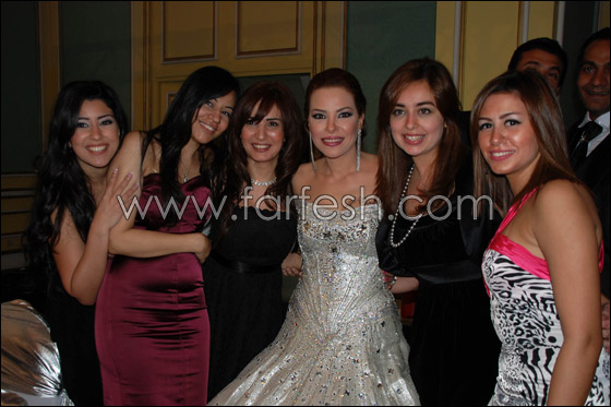 بالصور.. ألفت عمر ترتدي آخر تصميمات داغر في حفل زفافها    صورة رقم 31