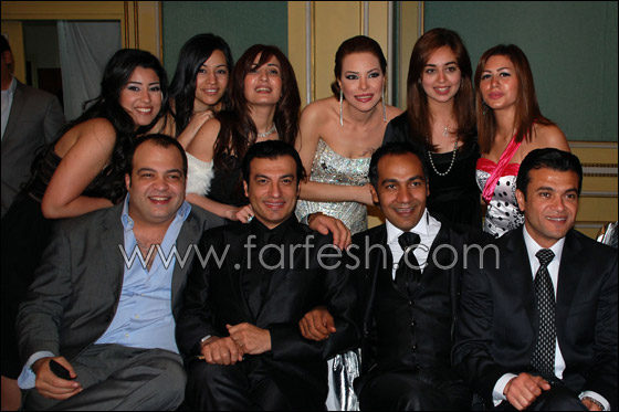 بالصور.. ألفت عمر ترتدي آخر تصميمات داغر في حفل زفافها    صورة رقم 27