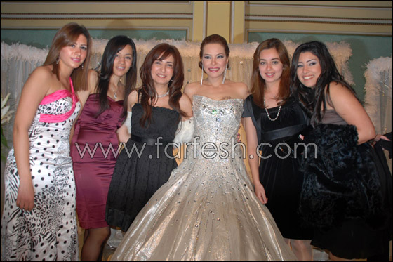 بالصور.. ألفت عمر ترتدي آخر تصميمات داغر في حفل زفافها    صورة رقم 18