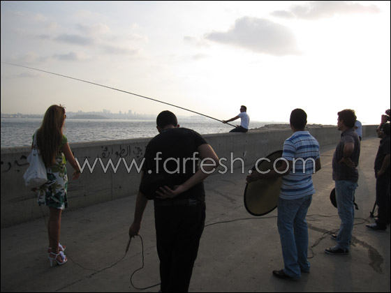 بالصور.. هل يصطاد الفنان عمر جاد السمك؟ أم ماذا؟؟    صورة رقم 1