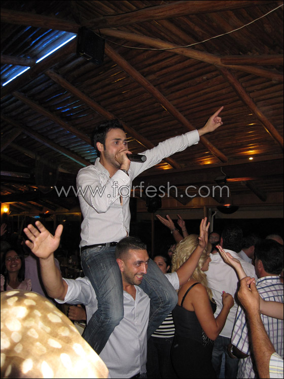 بالصور.. عمر جاد يتألّق في مطعم الكوخ عالية       صورة رقم 5