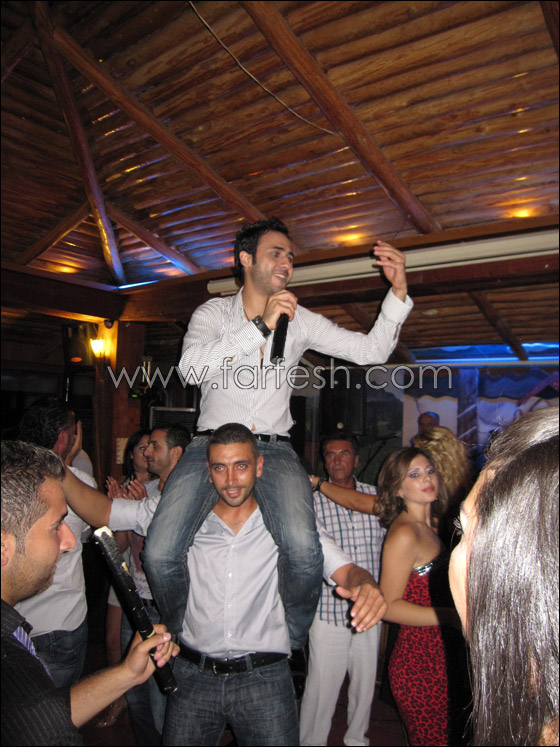 بالصور.. عمر جاد يتألّق في مطعم الكوخ عالية       صورة رقم 1